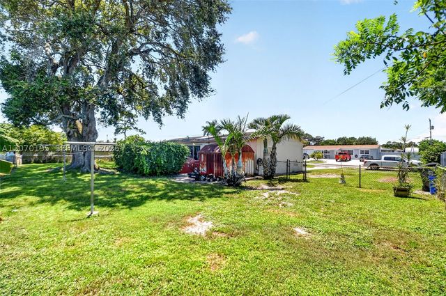 1572 Woodland Ave, West Palm Beach, FL 33415
