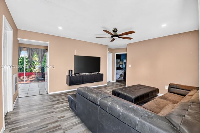 1572 Woodland Ave, West Palm Beach, FL 33415