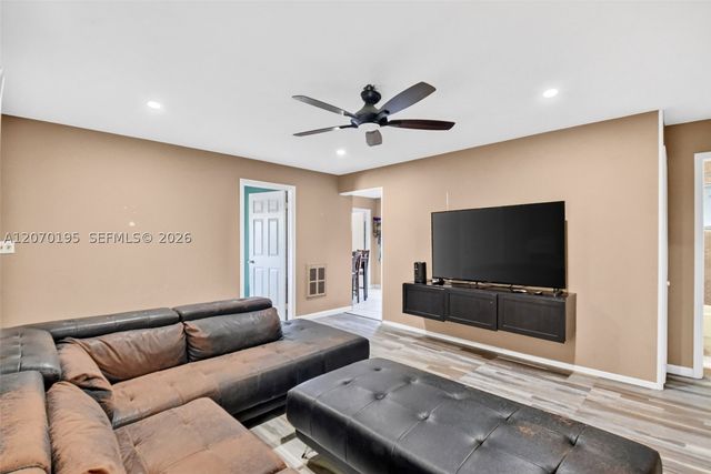 1572 Woodland Ave, West Palm Beach, FL 33415