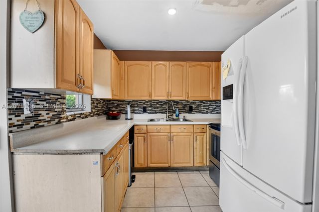 1572 Woodland Ave, West Palm Beach, FL 33415
