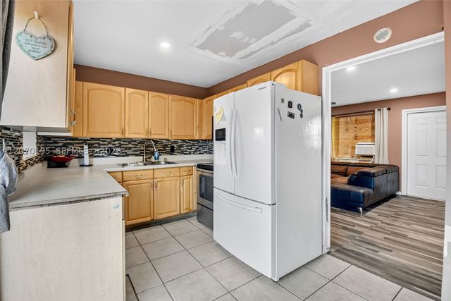 1572 Woodland Ave, West Palm Beach, FL 33415