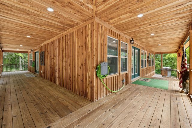 1840 Lick Creek Rd, Hartsville, TN 37074