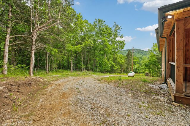 1840 Lick Creek Rd, Hartsville, TN 37074