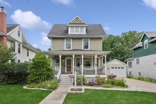 5909 N East Circle Avenue, Chicago, IL 60631