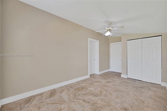 818 NE 3rd St, Hallandale Beach, FL 33009