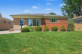 24211 Manistee Street, Oak Park, MI 48237