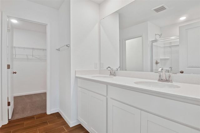 734 LAKE DELL AVENUE, Dundee, FL 33838