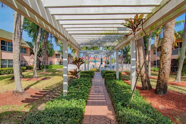770 SE 2nd Ave E201, Deerfield Beach, FL 33441