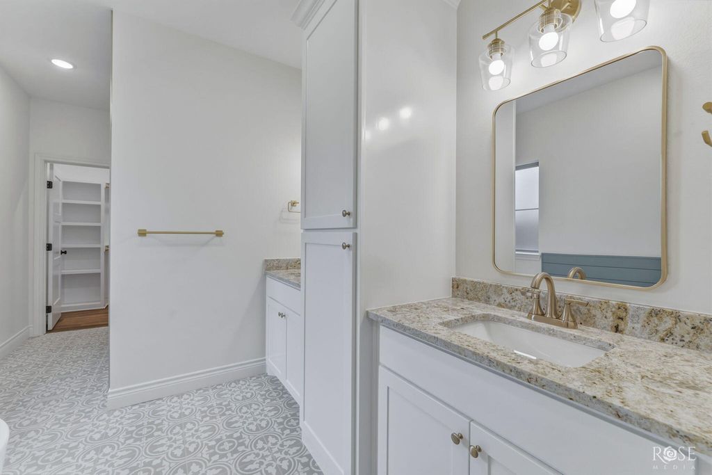 Image 16 of property listing at 3608 Grandview Drive, San Angelo, TX 76904