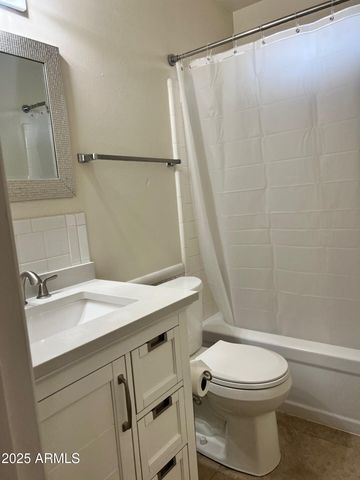 6604 S Lakeshore Drive Unit D, Tempe, AZ 85283