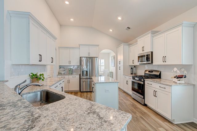 417 Heathside St., Murrells Inlet, SC 29576