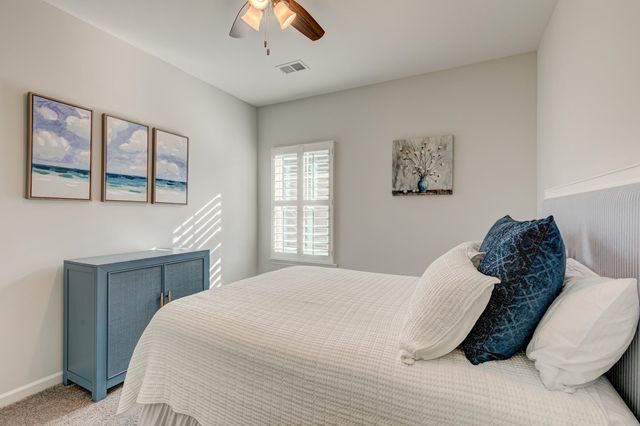 417 Heathside St., Murrells Inlet, SC 29576