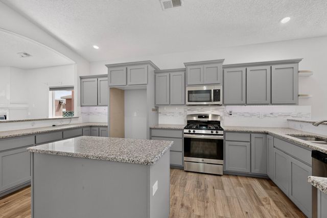 2367 Firewheel Avenue SW, Los Lunas, NM 87031