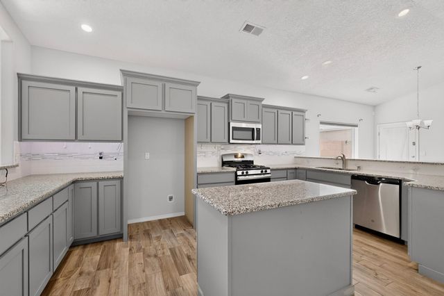 2367 Firewheel Avenue SW, Los Lunas, NM 87031