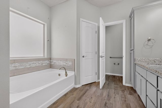 2367 Firewheel Avenue SW, Los Lunas, NM 87031