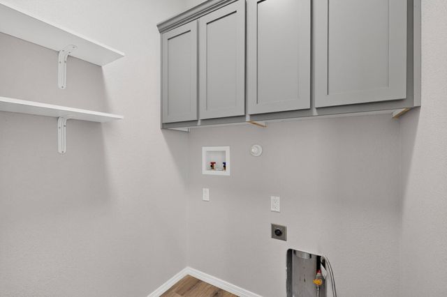 2367 Firewheel Avenue SW, Los Lunas, NM 87031