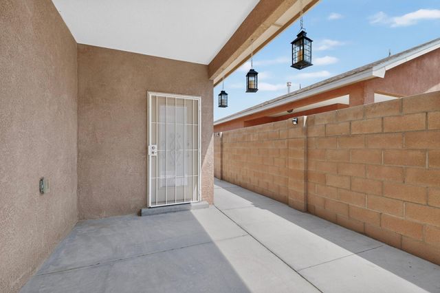 2367 Firewheel Avenue SW, Los Lunas, NM 87031