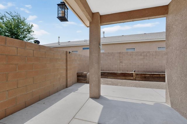 2367 Firewheel Avenue SW, Los Lunas, NM 87031