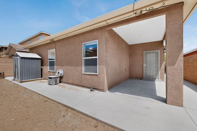 2367 Firewheel Avenue SW, Los Lunas, NM 87031