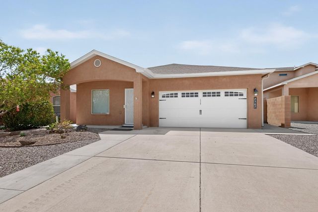 2367 Firewheel Avenue SW, Los Lunas, NM 87031
