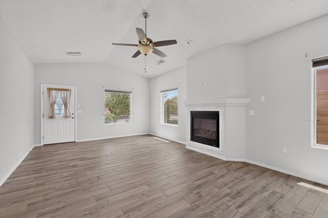 2367 Firewheel Avenue SW, Los Lunas, NM 87031