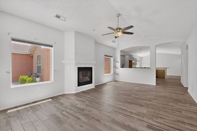 2367 Firewheel Avenue SW, Los Lunas, NM 87031