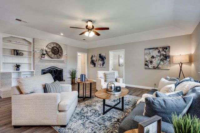 724 Toni Drive, Hurst, TX 76054