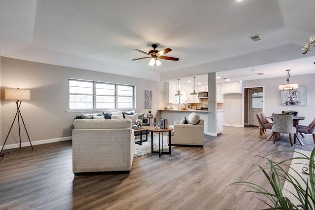 724 Toni Drive, Hurst, TX 76054