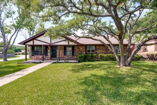724 Toni Drive, Hurst, TX 76054