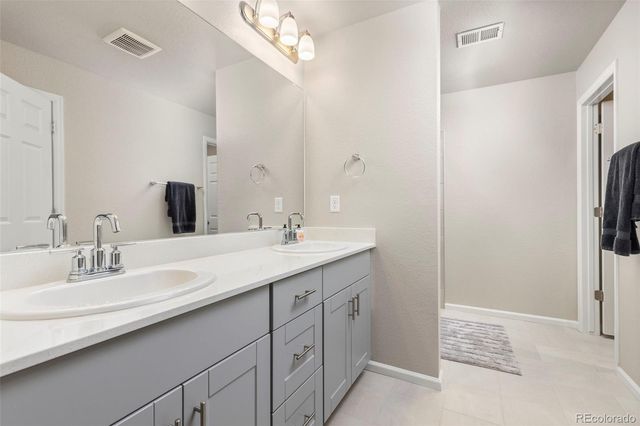 6078 N Lisbon Street, Aurora, CO 80019