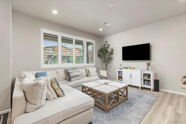 6078 N Lisbon Street, Aurora, CO 80019
