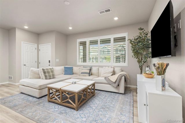 6078 N Lisbon Street, Aurora, CO 80019