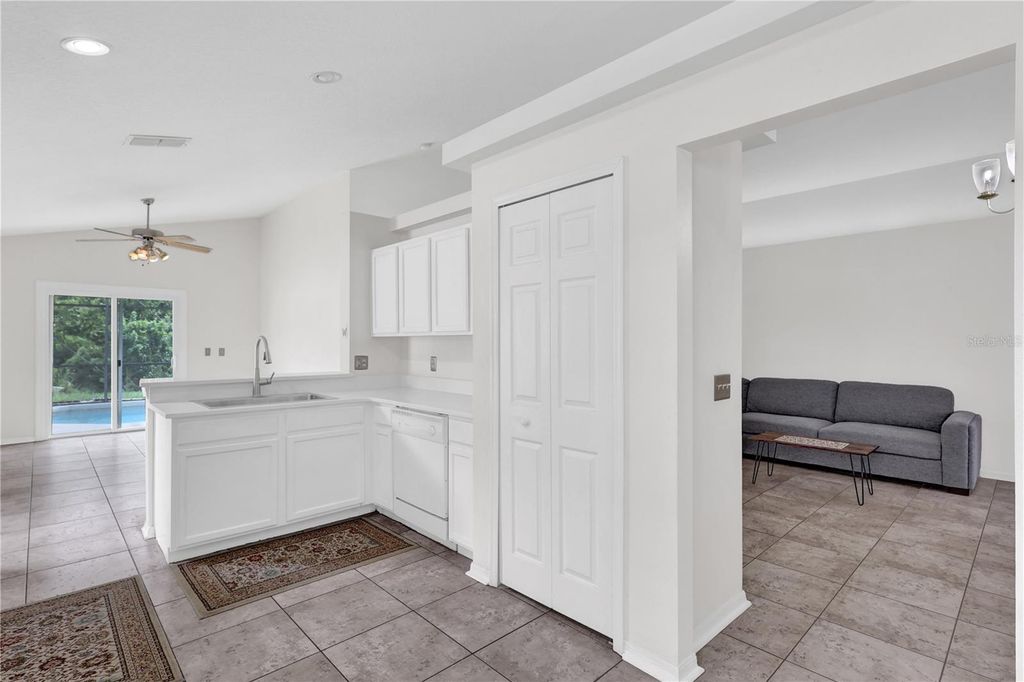 Image 11 of property listing at 401 FIELDSTREAM WEST BOULEVARD, Orlando, FL 32825