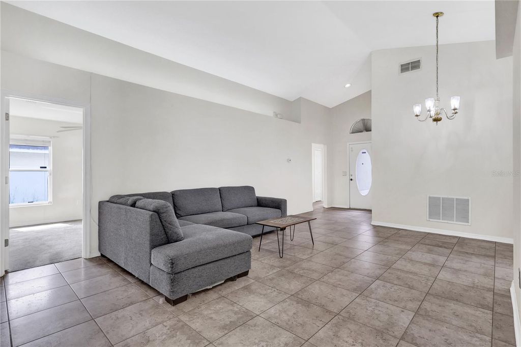 Image 7 of property listing at 401 FIELDSTREAM WEST BOULEVARD, Orlando, FL 32825