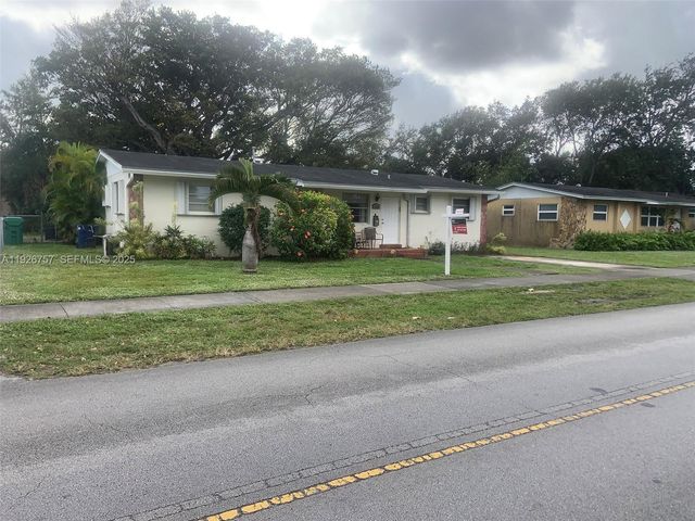 1420 North Dr, Miami, FL 33179