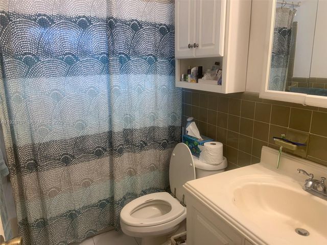 1420 North Dr, Miami, FL 33179