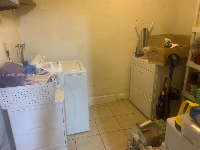 1420 North Dr, Miami, FL 33179