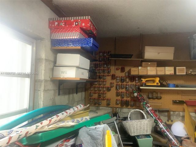 1420 North Dr, Miami, FL 33179