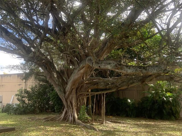 1420 North Dr, Miami, FL 33179