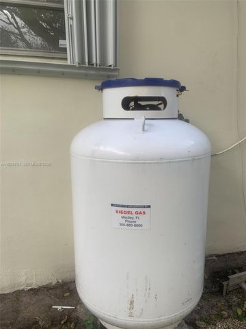 1420 North Dr, Miami, FL 33179