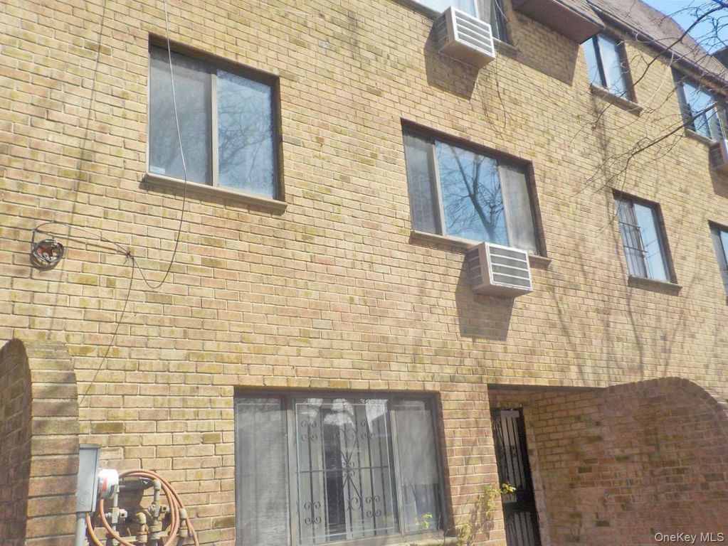 51-17 99 Street 15C, Corona, NY 11368 — photo 2