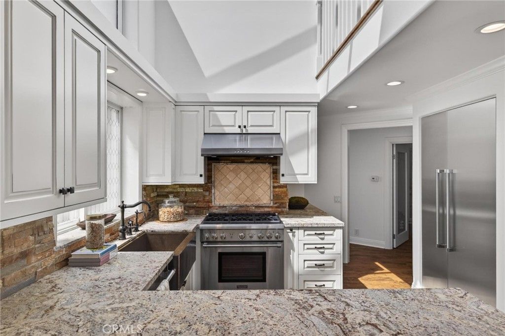 Image 11 of property listing at 818 N Juanita B, Redondo Beach, CA 90277