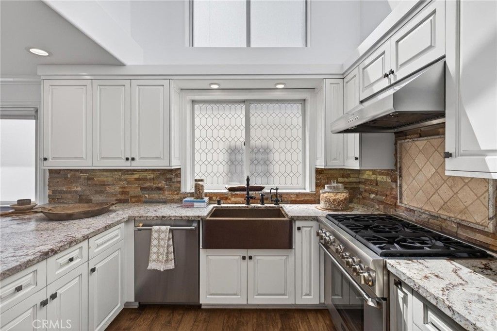 Image 12 of property listing at 818 N Juanita B, Redondo Beach, CA 90277