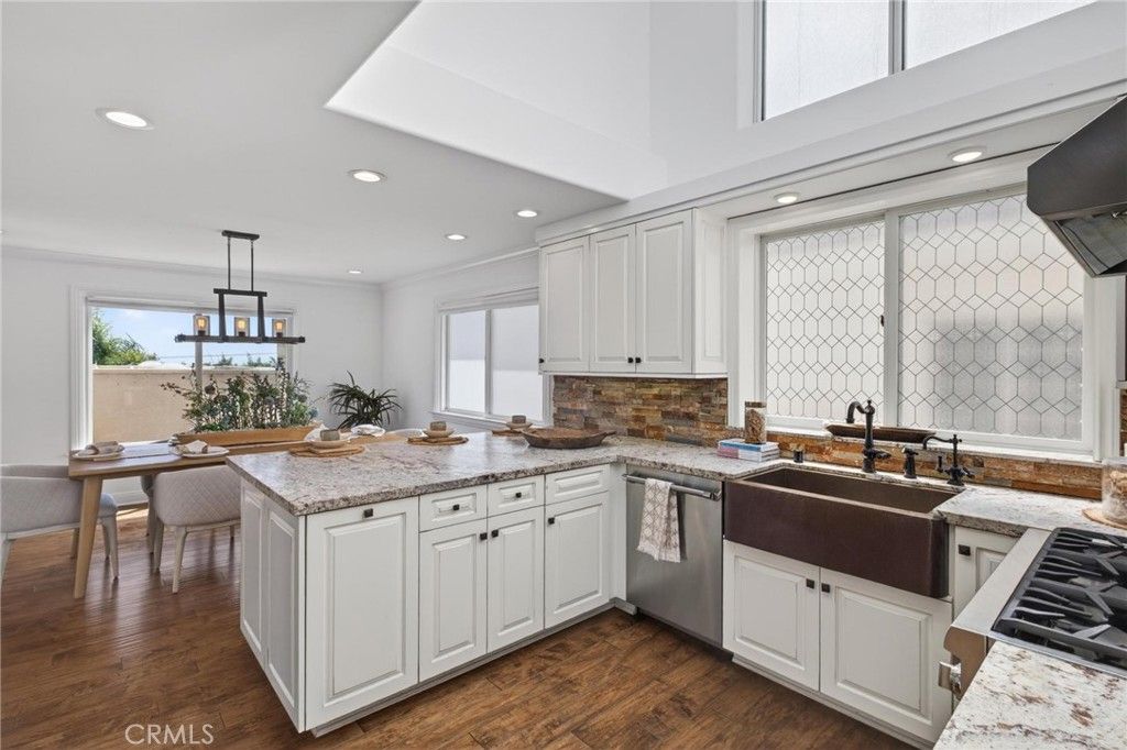 Image 13 of property listing at 818 N Juanita B, Redondo Beach, CA 90277