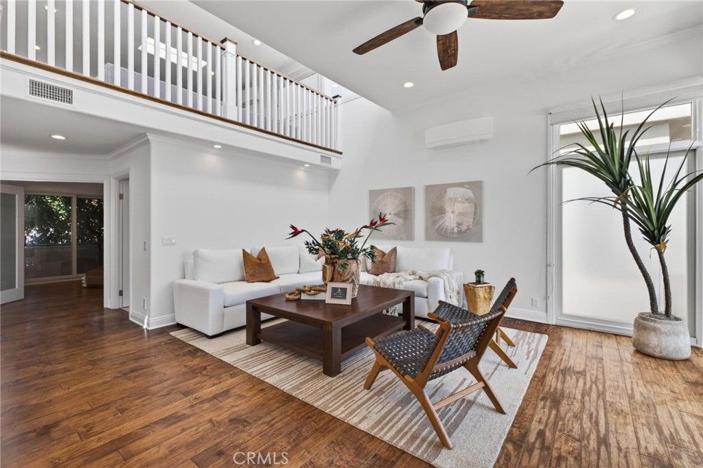 Image 2 of property listing at 818 N Juanita B, Redondo Beach, CA 90277