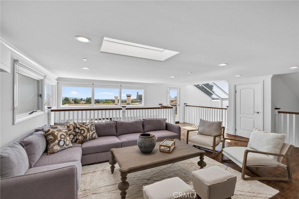 Image 20 of property listing at 818 N Juanita B, Redondo Beach, CA 90277