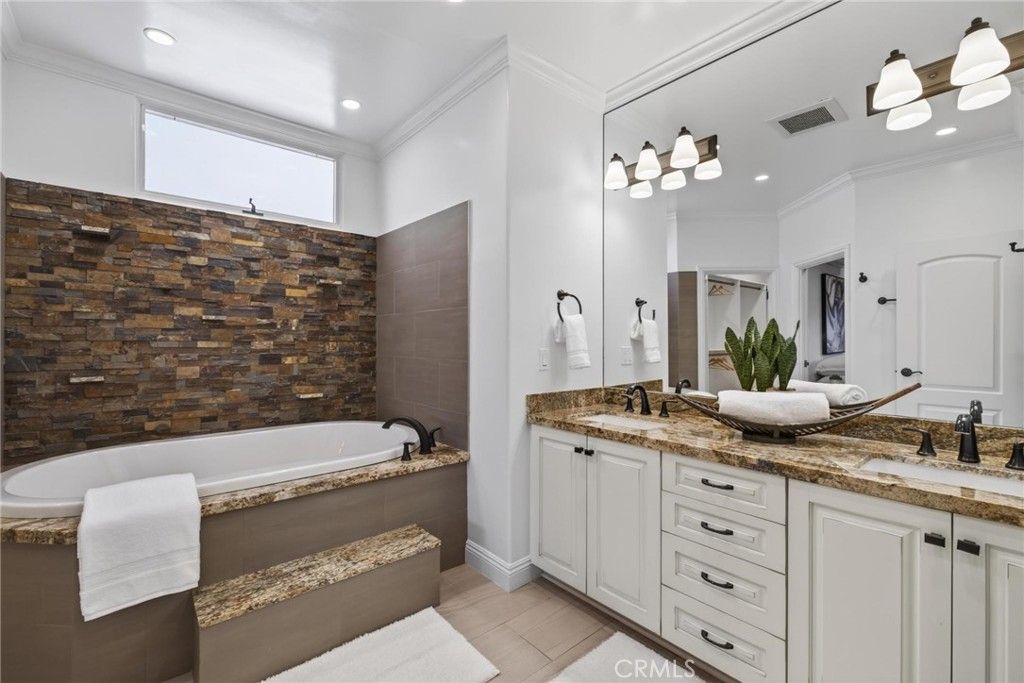 Image 31 of property listing at 818 N Juanita B, Redondo Beach, CA 90277