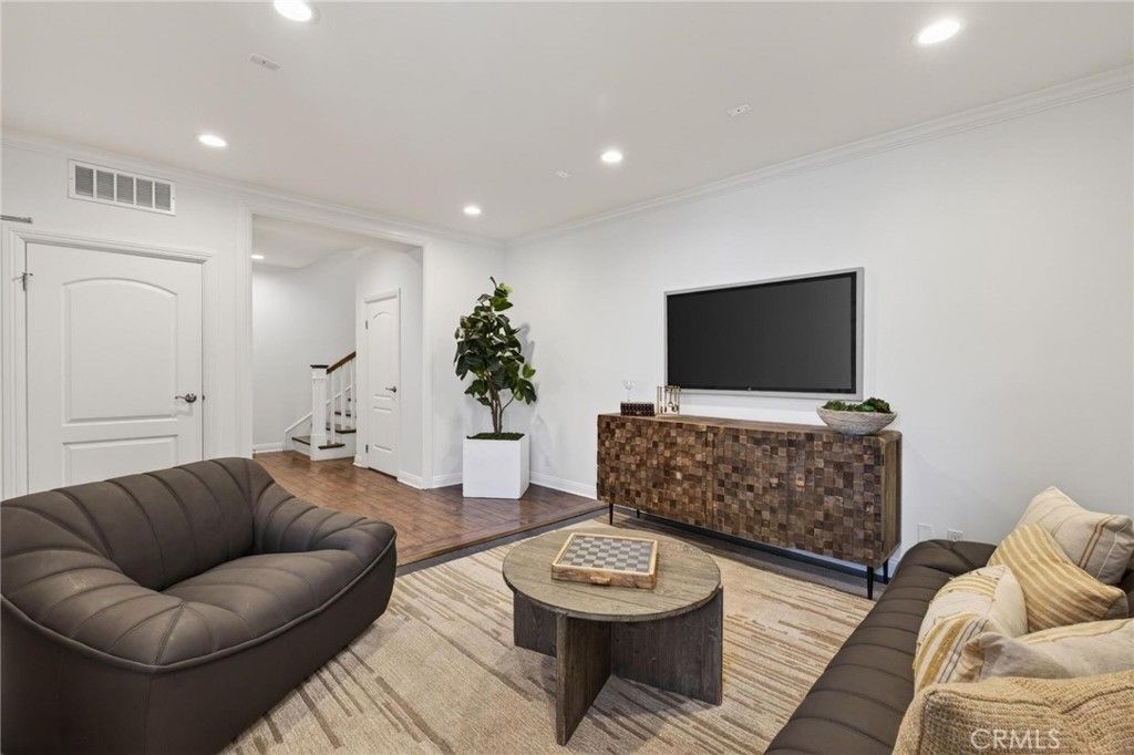 Image 46 of property listing at 818 N Juanita B, Redondo Beach, CA 90277