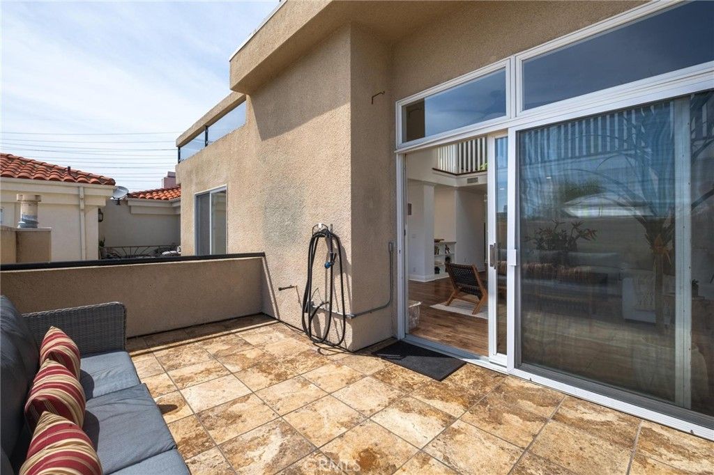 Image 8 of property listing at 818 N Juanita B, Redondo Beach, CA 90277