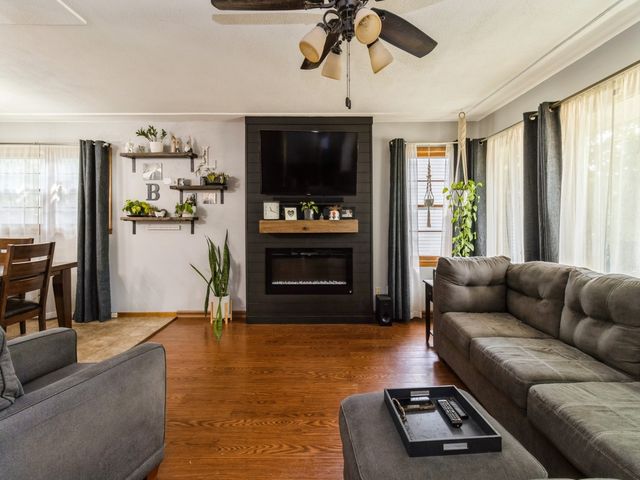 204 E Philip Street, Des Moines, IA 50315